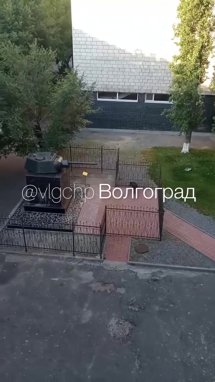 video_47135_frame